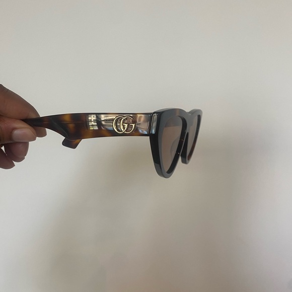 Gucci Sunglasses - Picture 3 of 3